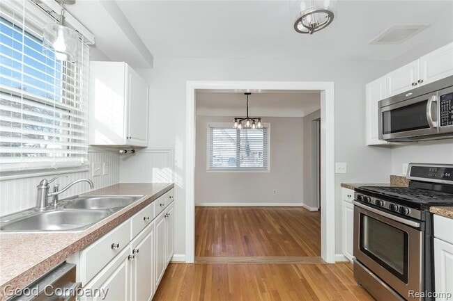 Building Photo - 1197 Catalpa Dr