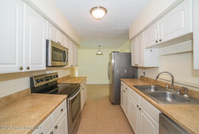 Foto del edificio - 2285 Dolphin Rd