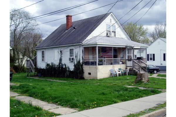 Primary Photo - 108 S Elm St