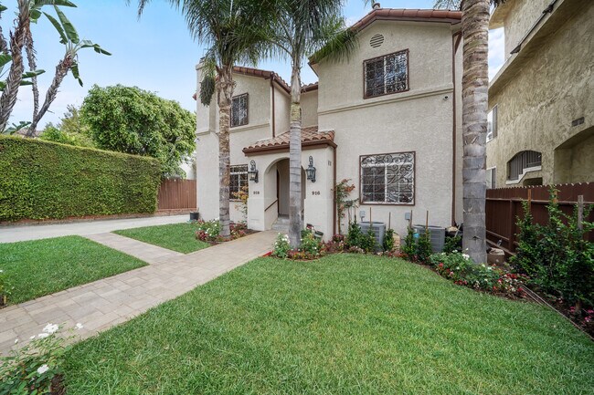 Foto del edificio - 916 Hilldale Ave