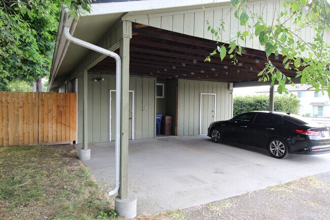 Building Photo - 2119 E Euclid Ave