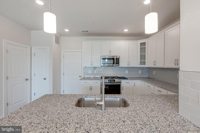 Building Photo - 43357 Radford Divide Ter