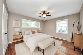 Building Photo - 9535 Vogue Ln