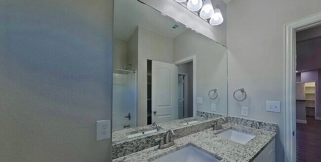 Foto del edificio - Move-In Ready 4-Bedroom Home with Timeless Appeal