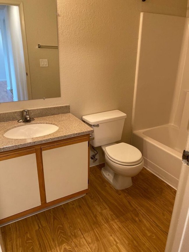 Foto del edificio - 921 Fletcher Ln