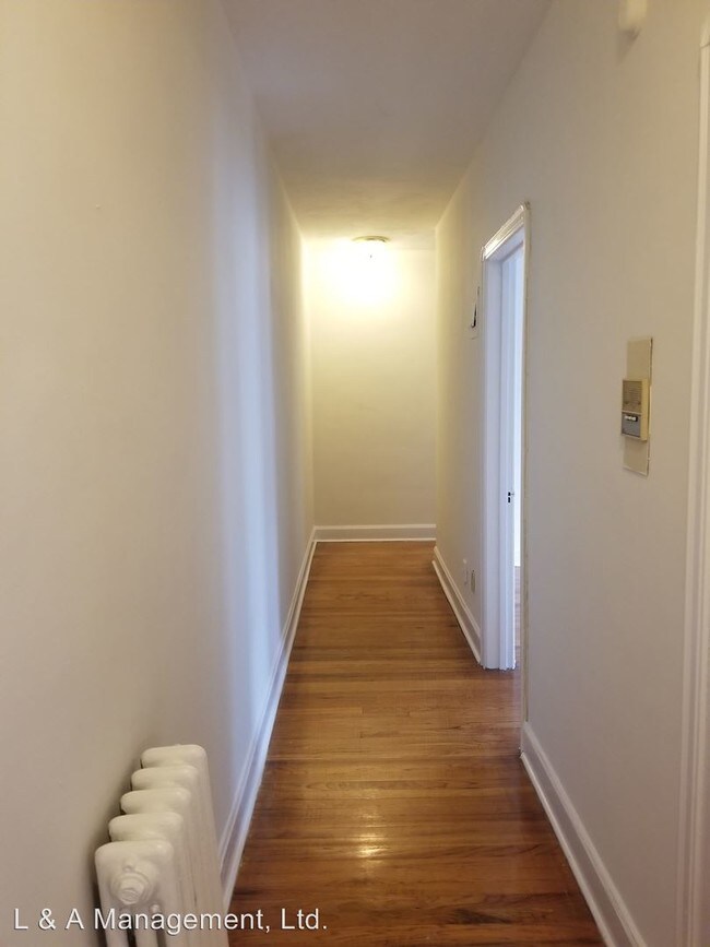 Building Photo - 2538 Kemper Rd