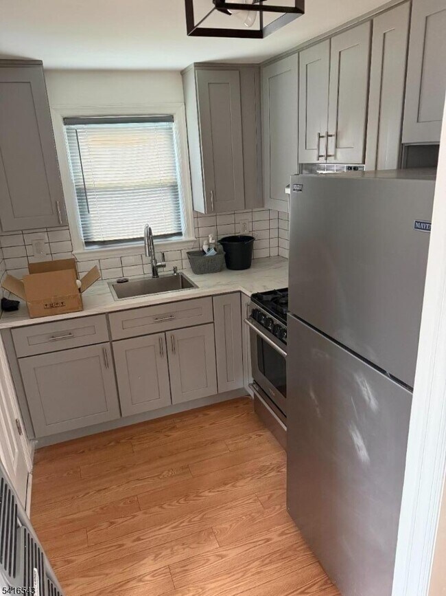 Foto del edificio - 401 E Front St