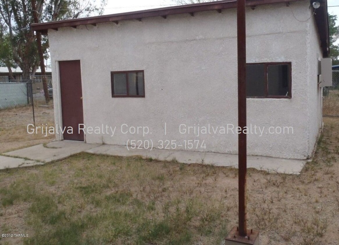 Primary Photo - 2442 S Edmondson Ave