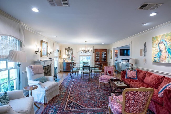 Building Photo - 3753 Chevy Chase Dr