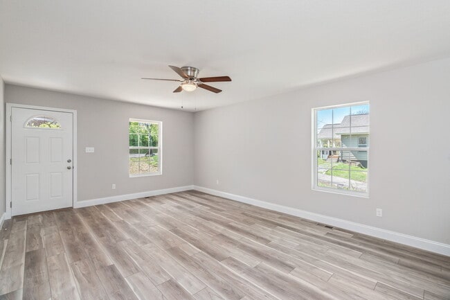 Building Photo - 2533 Adair Ave