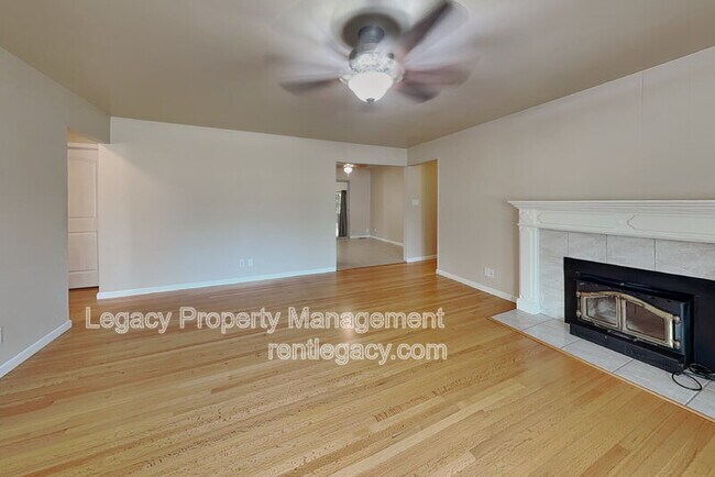 Foto del edificio - 8604 Midfield Way