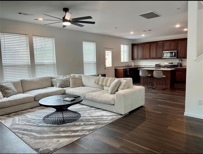Building Photo - 256 Seven Pines