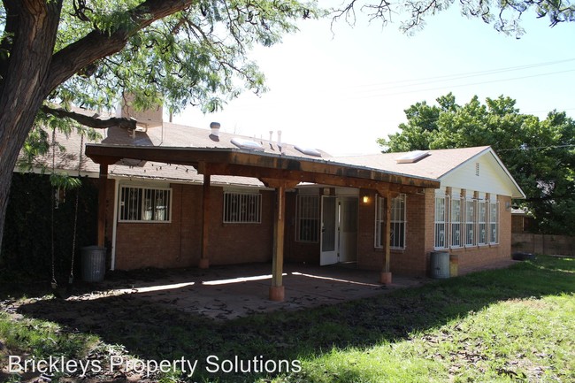 Foto del edificio - 7029 Veranda Rd NE