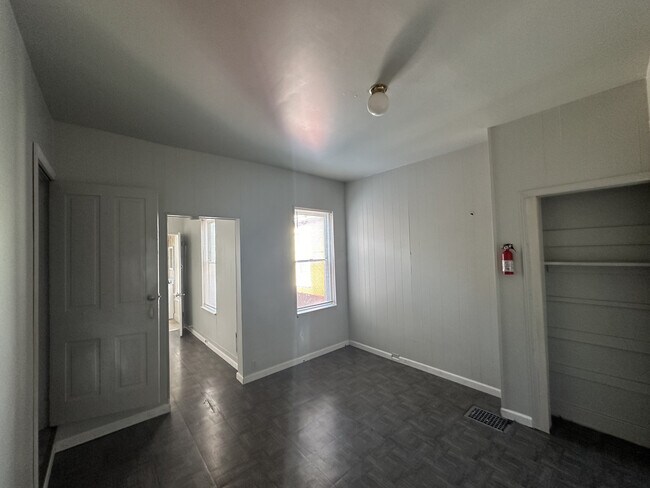 Building Photo - Carpenter Home