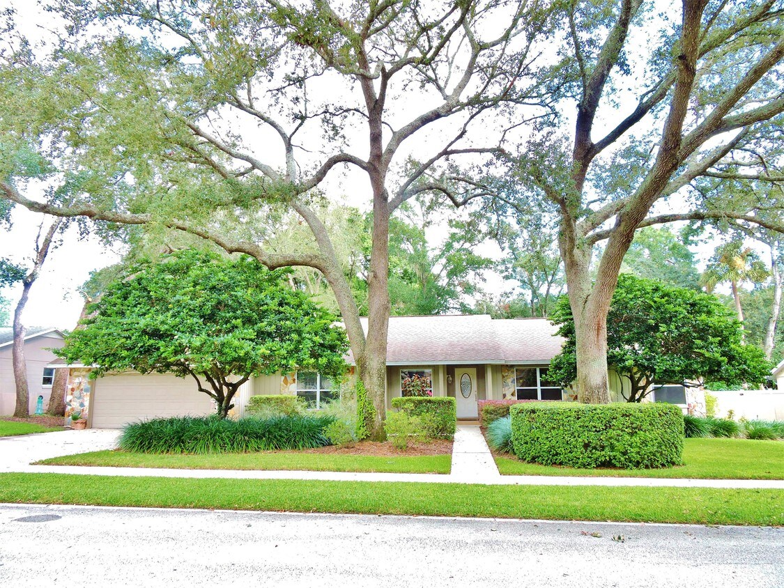 Foto principal - 141 Columbus Cir