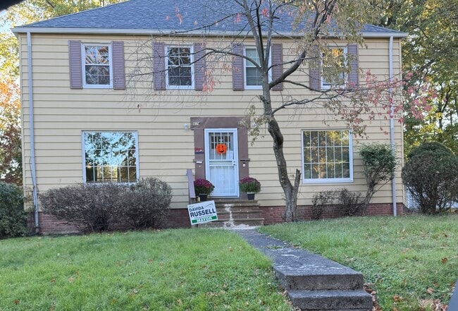 Building Photo - 874 Ravine Dr Building Photo - 874 Ravine Dr