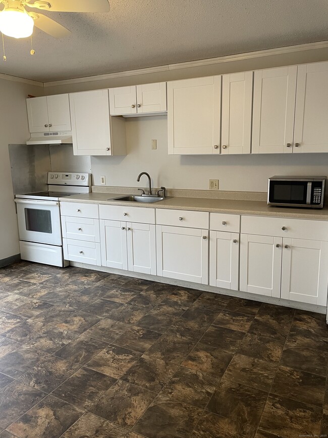 Building Photo - 88 Wakelee Rd