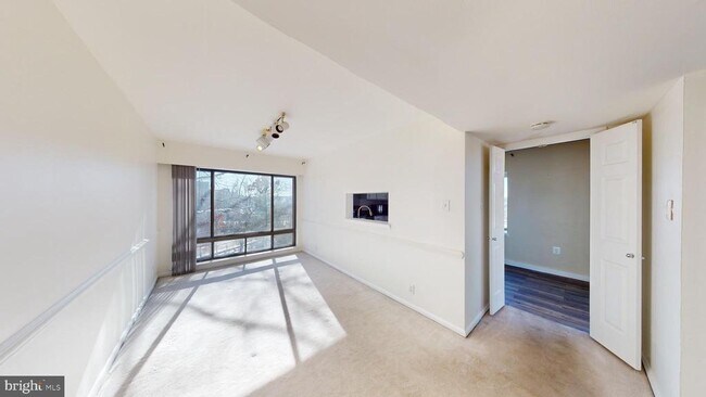 Foto del edificio - 112 Roberts Ln