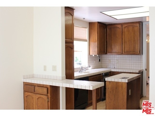 Building Photo - 10531 Ashton Ave