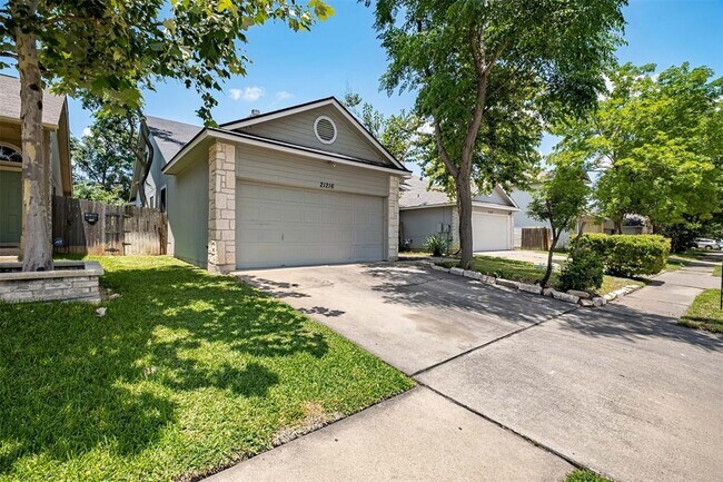 Foto del edificio - 21216 Derby Day Ave