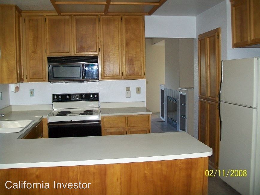Foto del edificio - 3000 Twin Creeks Ln