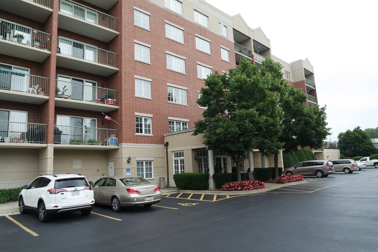7400 Lincoln Ave Unit 205, Skokie, IL 60076 Condo for Rent in Skokie