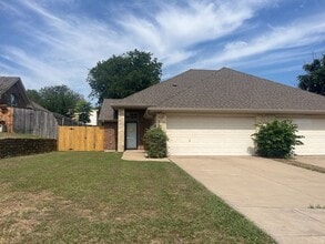Building Photo - 228 Rentz Pl Cir