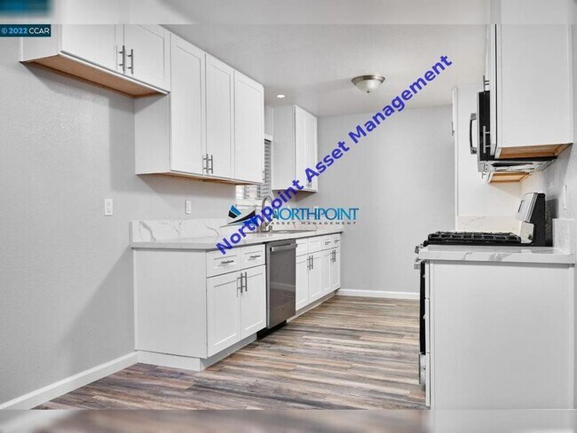 Foto del edificio - 307 Livoti Ave