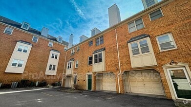 Building Photo - 519 W 20th St