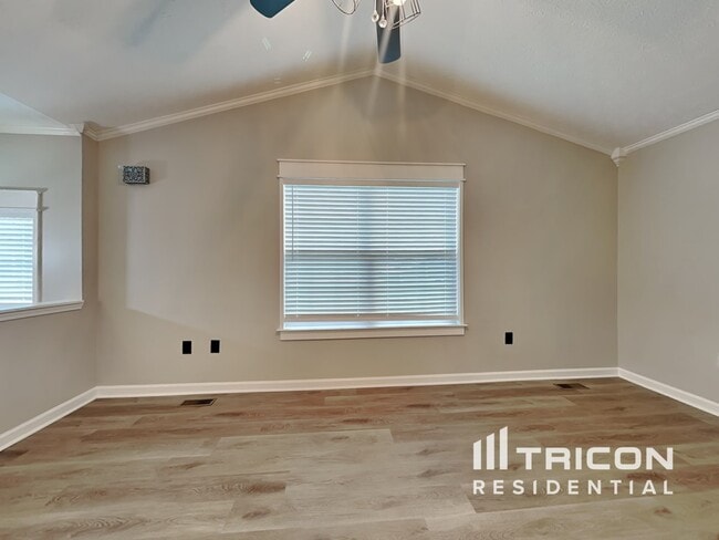 Building Photo - 90 Twin Oaks Ln