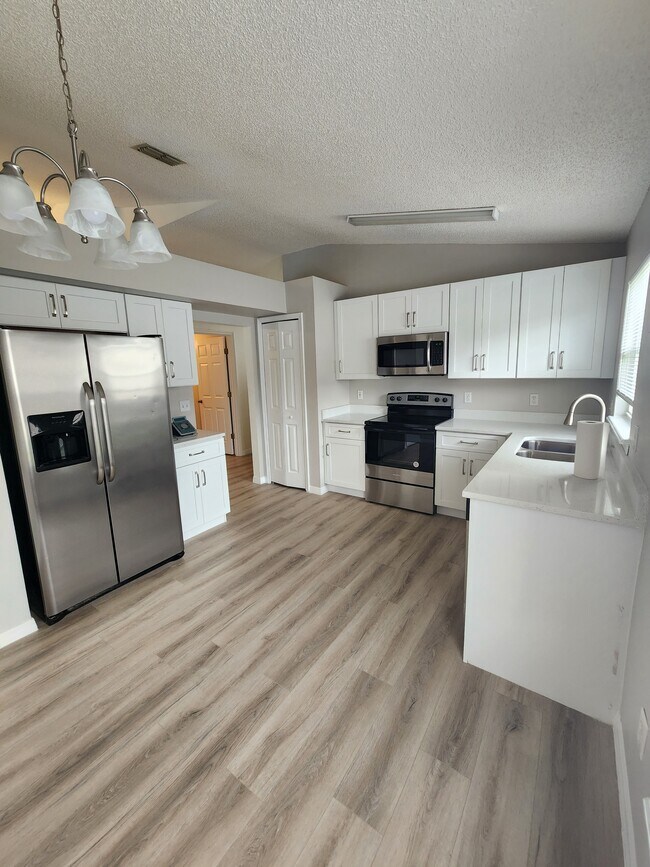 Building Photo - 1129 Winding Water Way