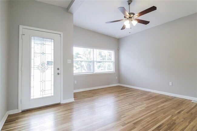 Building Photo - 3404 Paris Pl