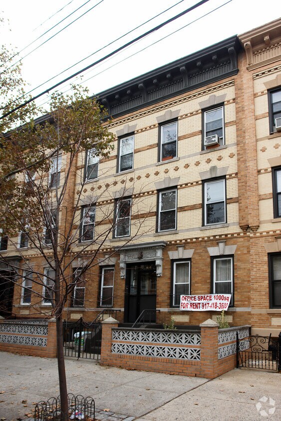 Building Photo - 4605 30th Ave