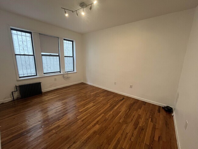 Foto del edificio - 6209-6215 JFK Blvd E