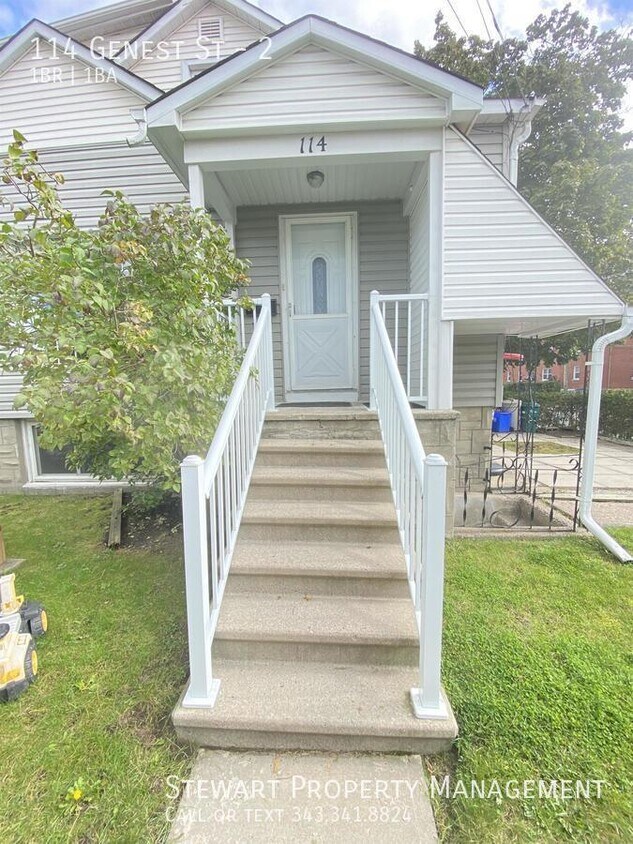 Photo principale - 114 Genest St