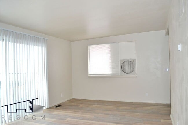 Building Photo - 800 State St