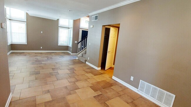 Foto del edificio - 1569 Avenida Guillermo