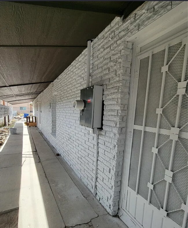 Building Photo - 231 Francis St