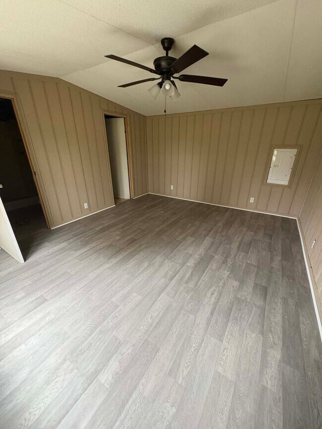 Foto del edificio - Spacious 3 Bedroom, 2 Bathroom Home!