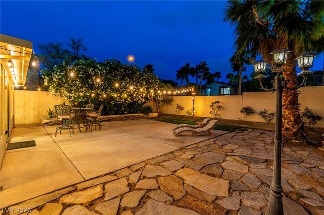 Foto del edificio - 2457 Swan Ln