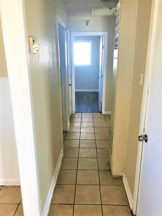 Foto del edificio - 2409 E 7th St