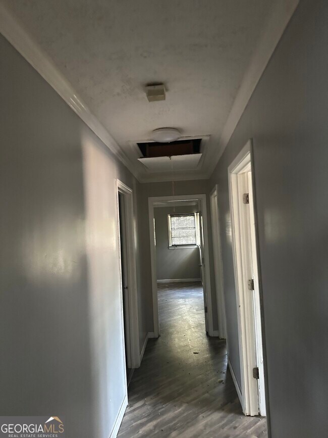 Building Photo - 2638 Deeb Dr
