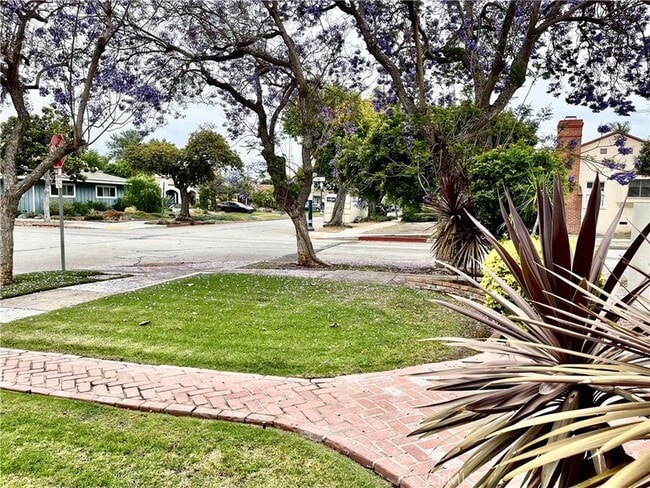 Building Photo - 3601 Cerritos Ave