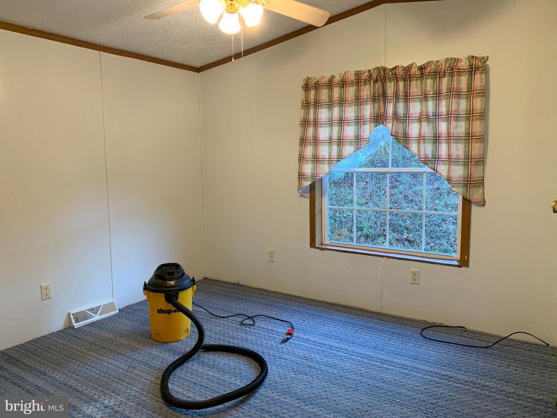 Foto principal - 1255 N Timber Ridge Rd