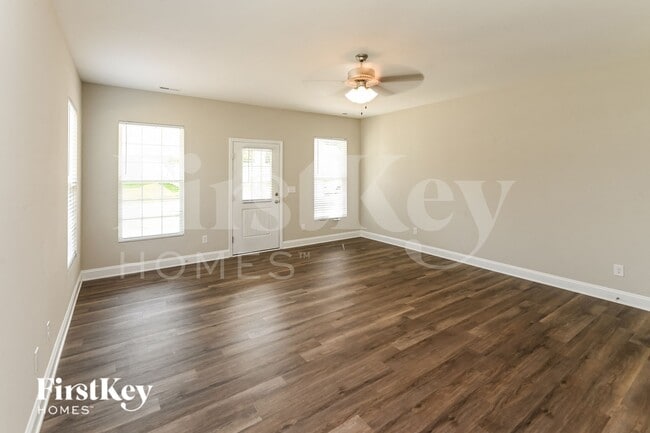 Foto del edificio - 6315 Bluffton Ln