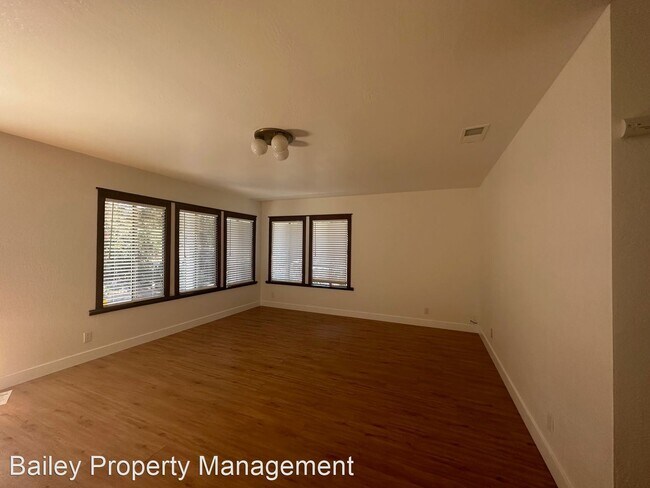 Building Photo - 3 br, 2 bath House - 418 PELTON AVE