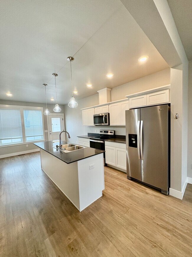 Foto del edificio - 2 Bedroom 2.5 Bathroom Duplex in the Annafeld Subdivision