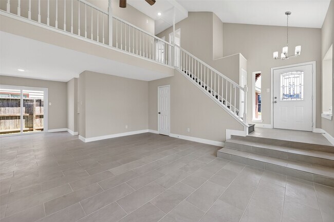 Foto del edificio - 2318 Irish Spring Dr