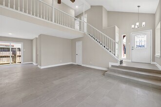 Building Photo - 2318 Irish Spring Dr