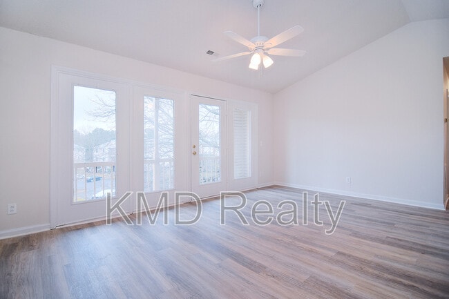 Foto del edificio - 6120 Meadow Rose Ln